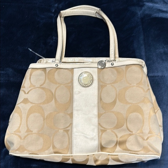 Coach Cream Shoulder Bag with Patterned Design and White Handles - Picture 1 of 10